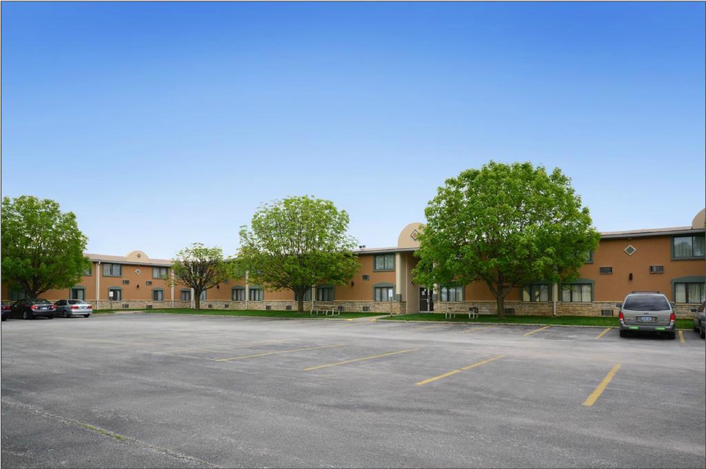 Quality Inn & Suites Near I-480 And I-29 كاونسيل بلافز المظهر الخارجي الصورة