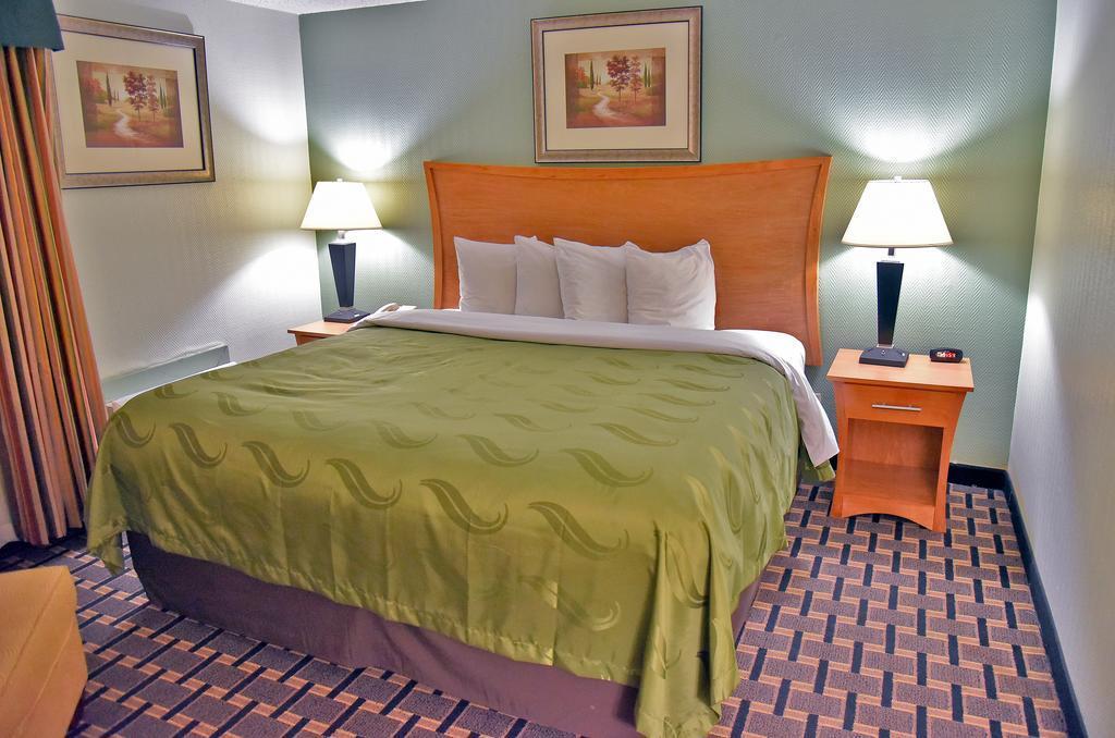 Quality Inn & Suites Near I-480 And I-29 كاونسيل بلافز المظهر الخارجي الصورة