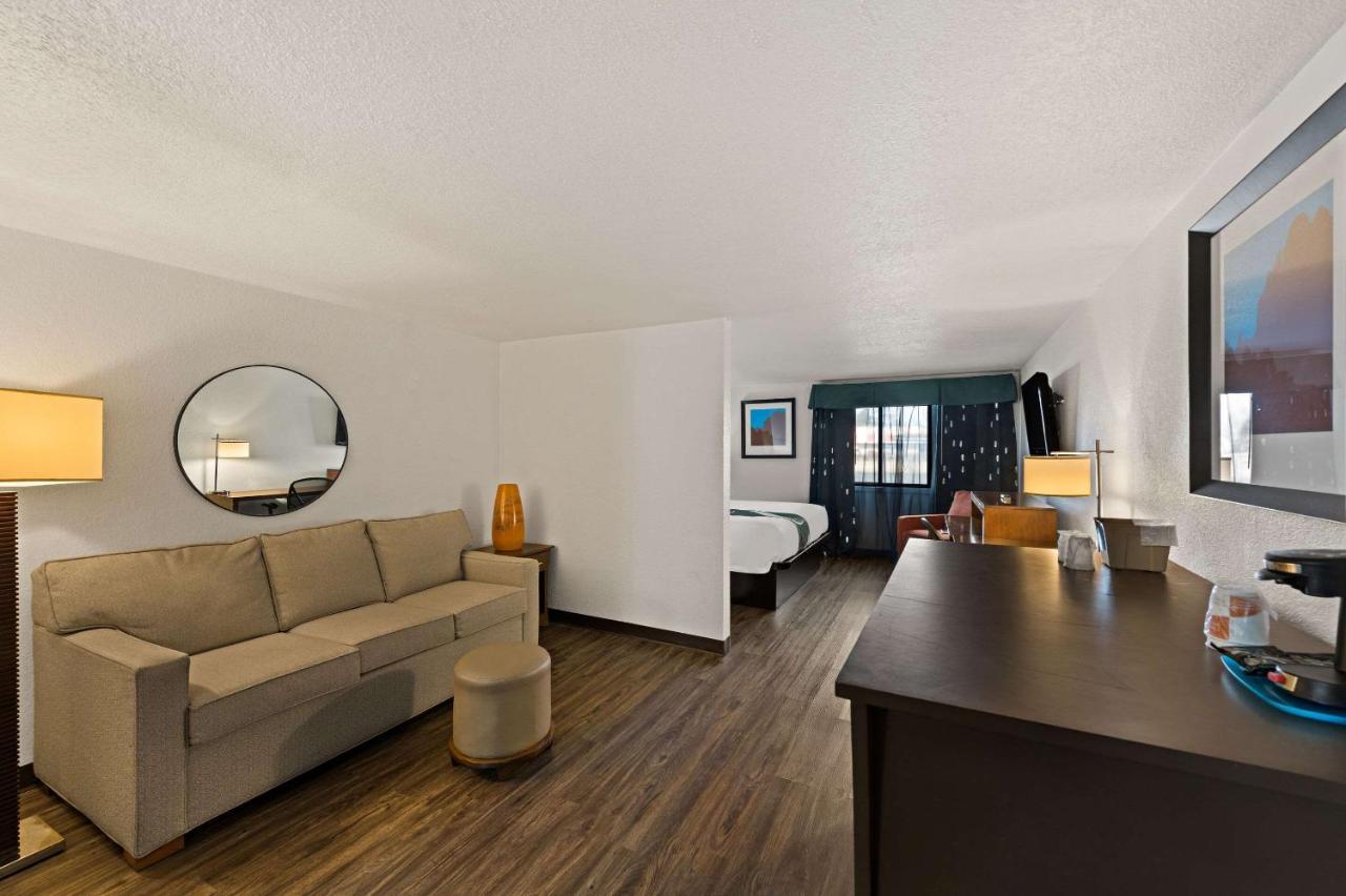 Quality Inn & Suites Near I-480 And I-29 كاونسيل بلافز المظهر الخارجي الصورة