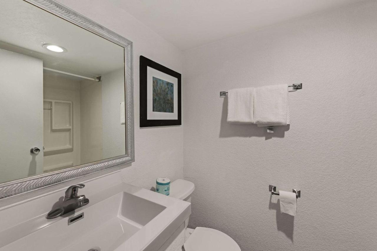Quality Inn & Suites Near I-480 And I-29 كاونسيل بلافز المظهر الخارجي الصورة