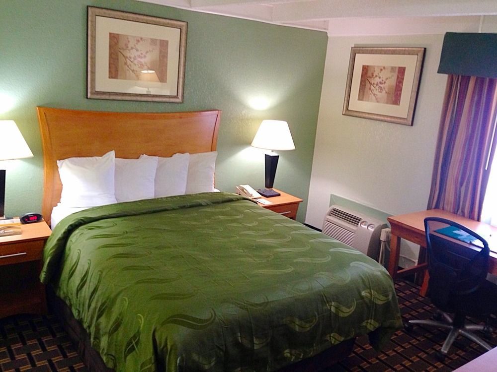 Quality Inn & Suites Near I-480 And I-29 كاونسيل بلافز المظهر الخارجي الصورة